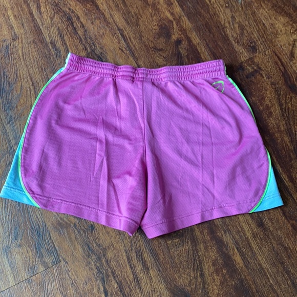 Nike shorts - Picture 3 of 6
